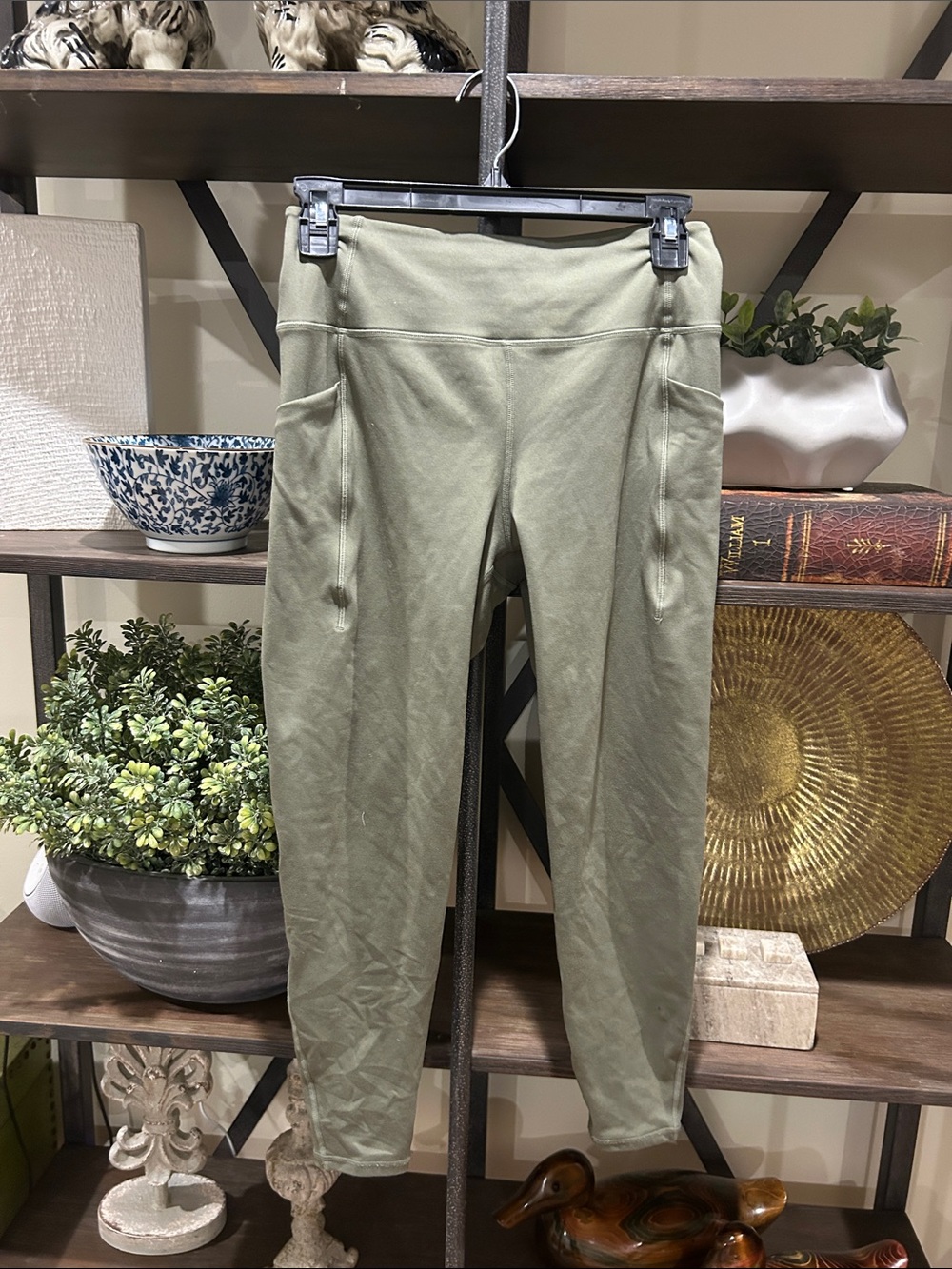 Kinesis - medium High-Rise Olive Green Performance Leggings with Side Pockets